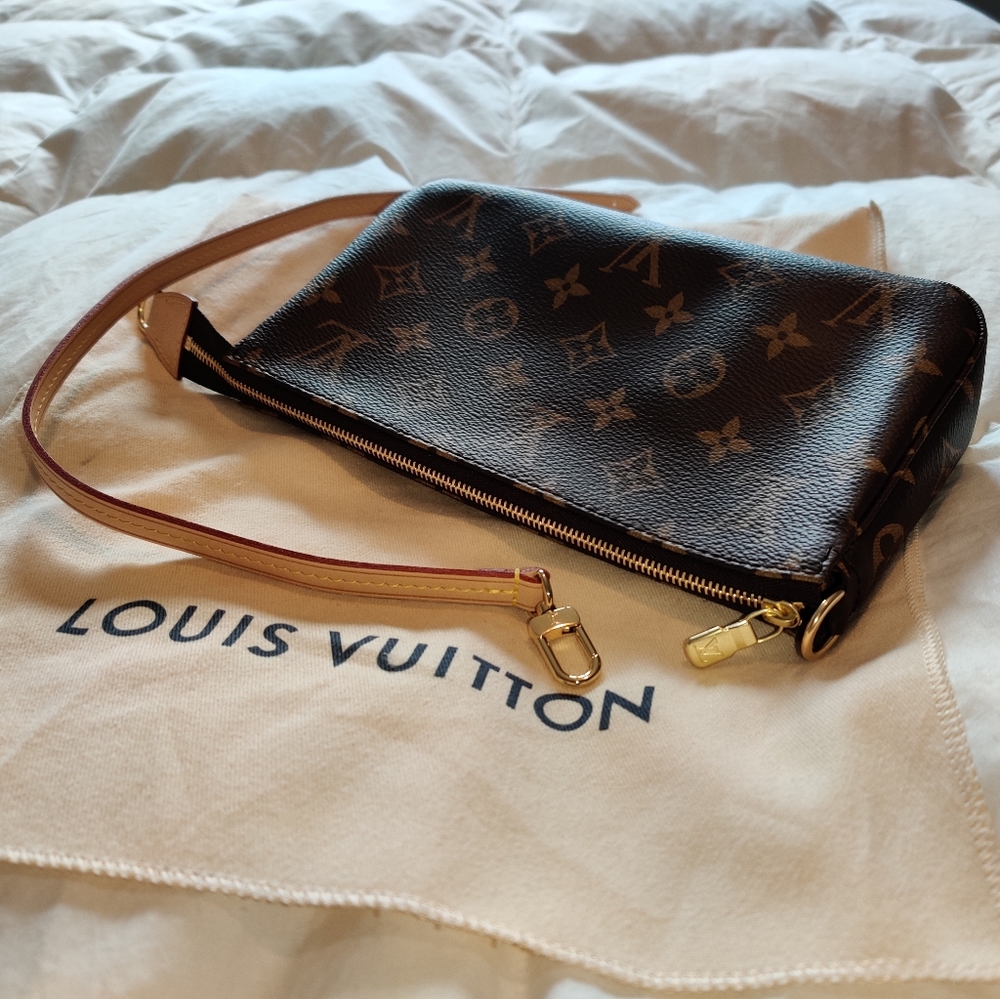 Louis Vuitton Pochette Accessoires